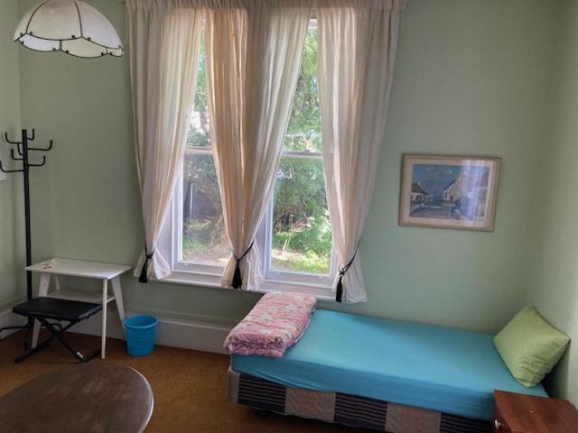 Honeysuckle House Hostel Нелсън Екстериор снимка
