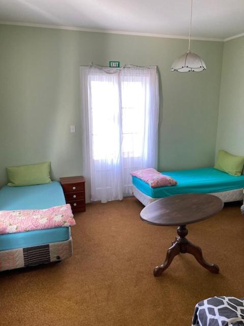 Honeysuckle House Hostel Нелсън Екстериор снимка