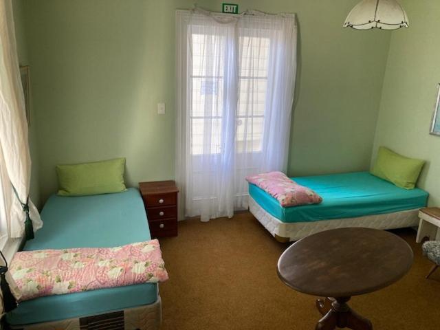 Honeysuckle House Hostel Нелсън Екстериор снимка