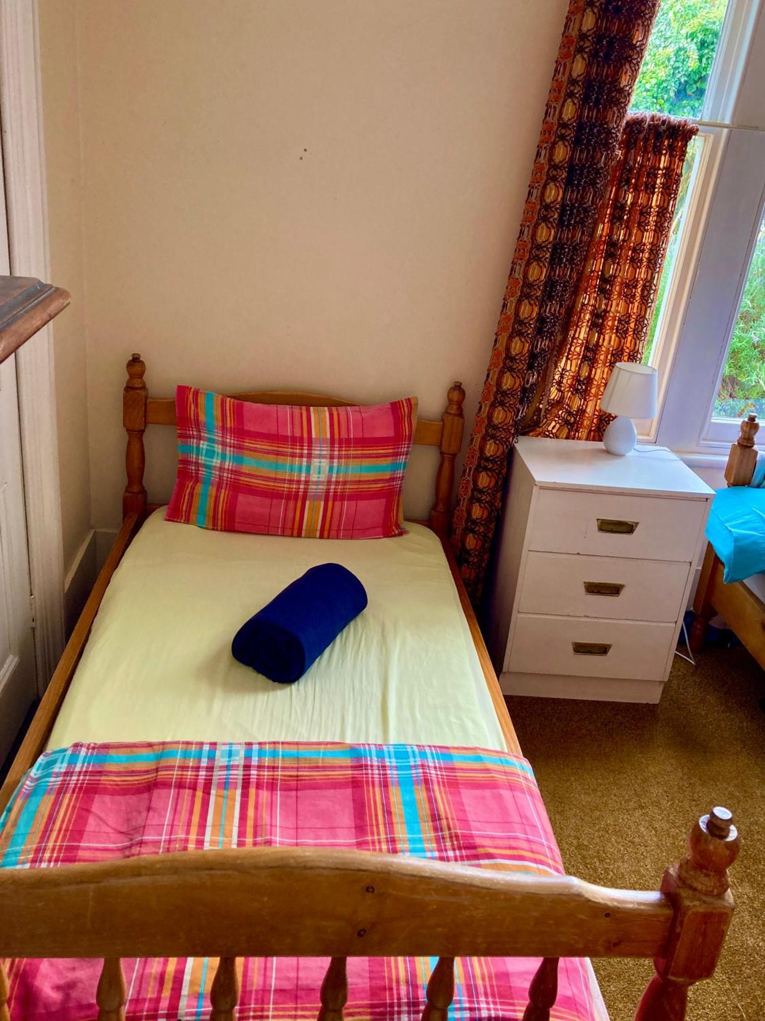 Honeysuckle House Hostel Нелсън Екстериор снимка