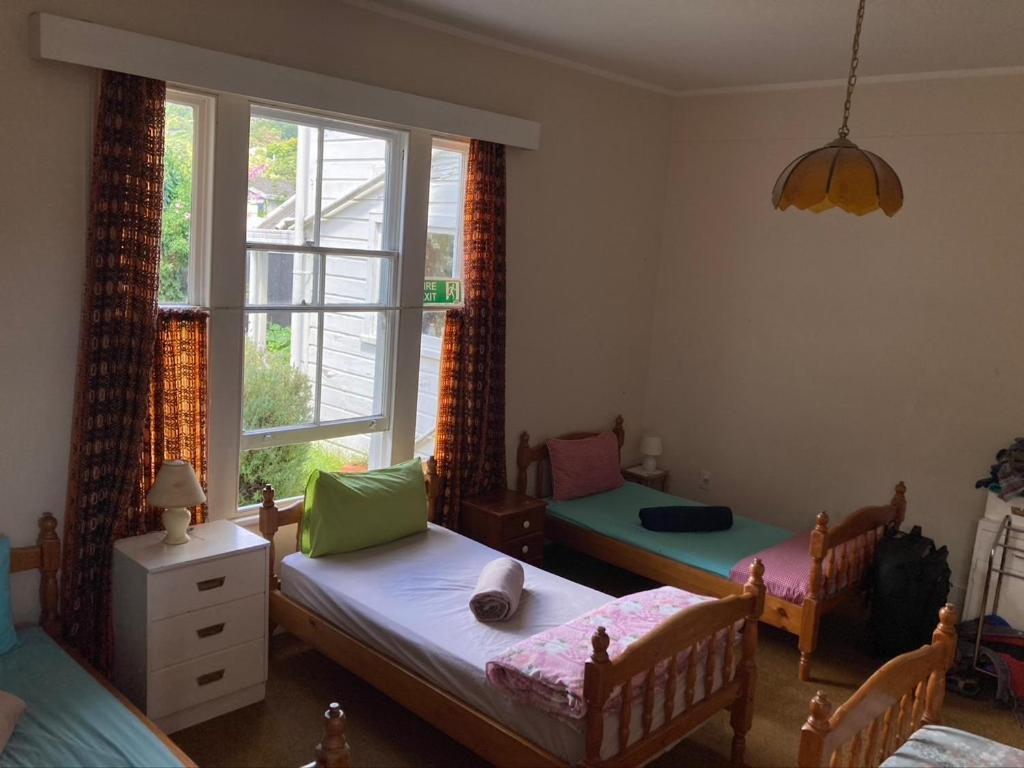 Honeysuckle House Hostel Нелсън Екстериор снимка