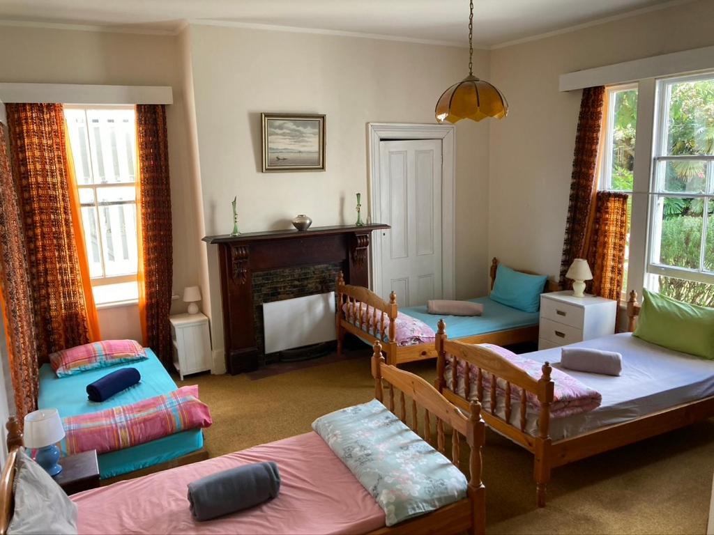 Honeysuckle House Hostel Нелсън Екстериор снимка